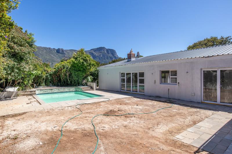 5 Bedroom Property for Sale in Constantia Western Cape